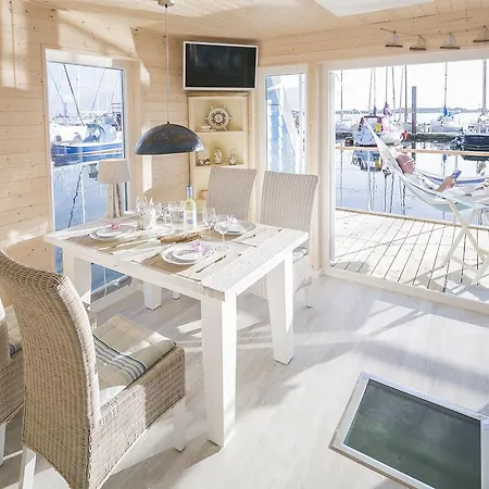 Ferienhaus Auf Dem Wasser - Hausboot Antje Frieda